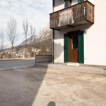 Appartement Guesthost - Dolomite Elegance - Chic Flat In San Vito Di Cadore *